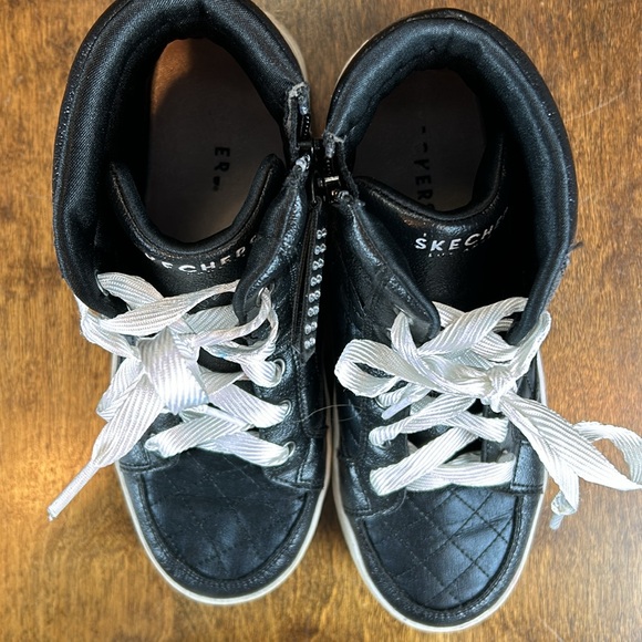 Sketchers - Picture 12 of 16